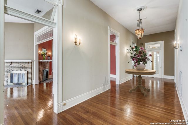 117 W Woodlawn, San Antonio, TX 78212