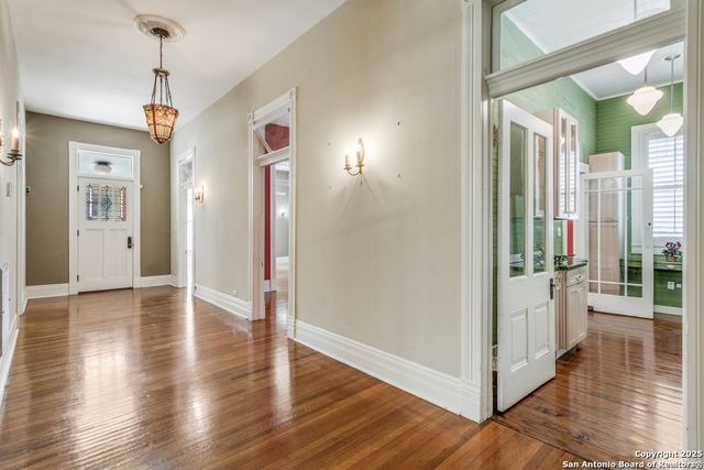 117 W Woodlawn, San Antonio, TX 78212