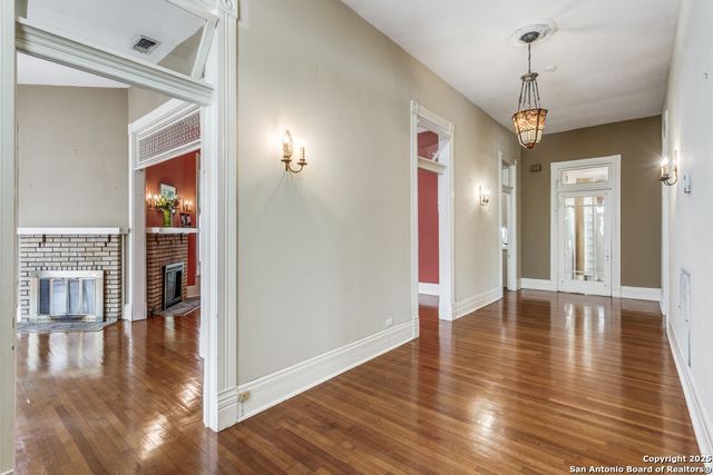 117 W Woodlawn, San Antonio, TX 78212