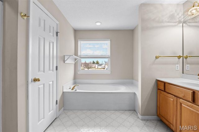 17 AUGUSTA Court, Maryville, IL 62062