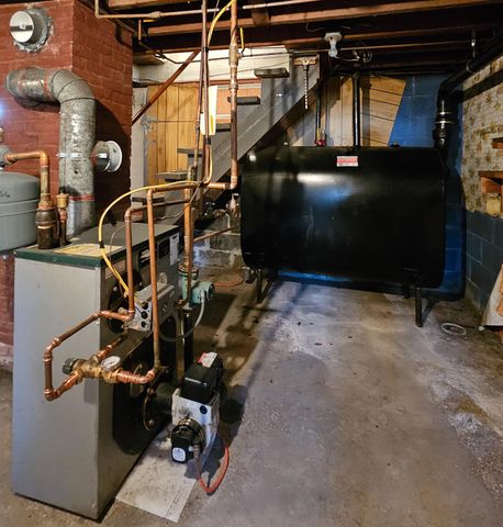 1555 W River Road, Dummerston, VT 05301