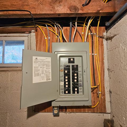 1555 W River Road, Dummerston, VT 05301