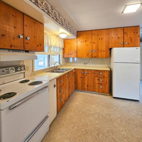 1555 W River Road, Dummerston, VT 05301