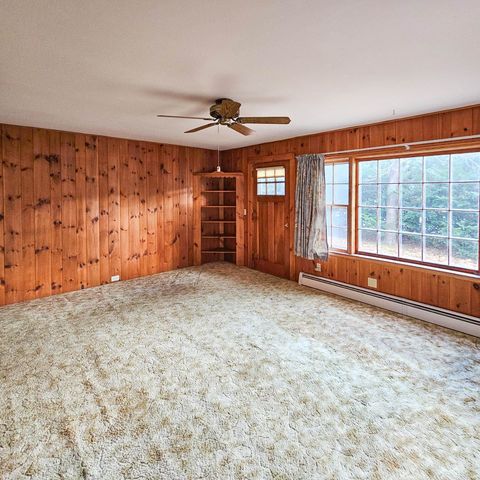 1555 W River Road, Dummerston, VT 05301