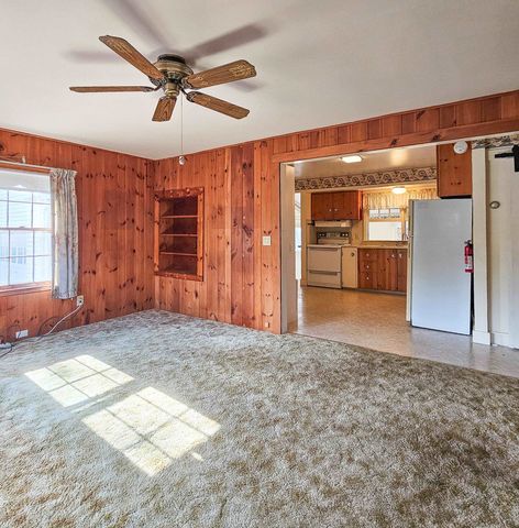 1555 W River Road, Dummerston, VT 05301