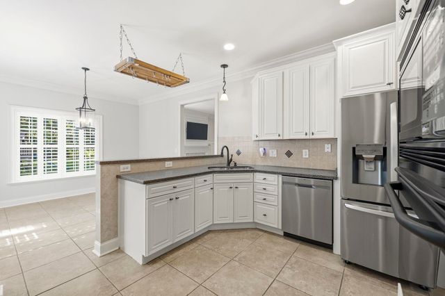 552 Walcott Dr., Myrtle Beach, SC 29579
