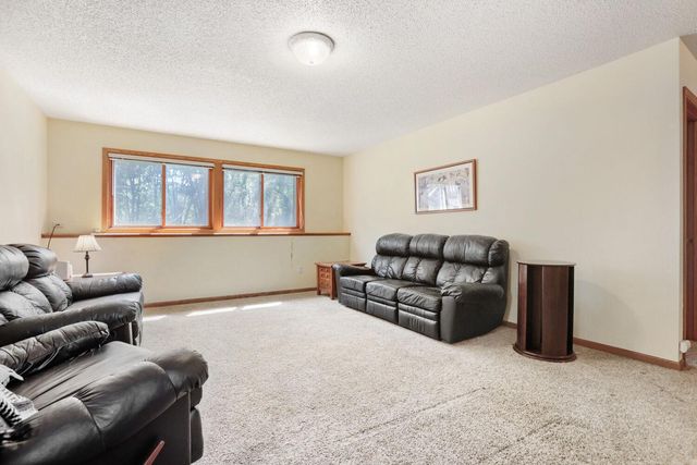 10227 Hanson Boulevard NW, Coon Rapids, MN 55433