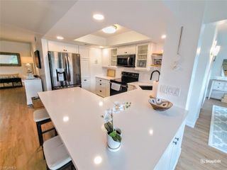 5830 Trailwinds DR # 813, Fort Myers, FL 33907