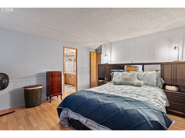 1199 N TERRY St 302, Eugene, OR 97402