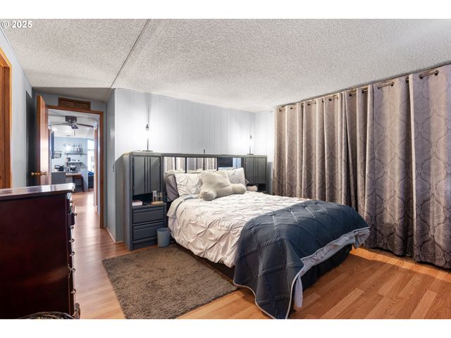 1199 N TERRY St 302, Eugene, OR 97402