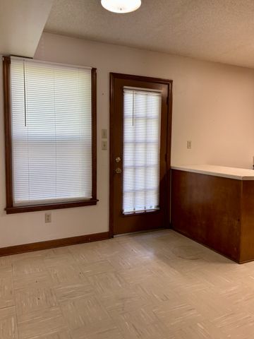 409 E Grundy St Apt 4, Tullahoma, TN 37388