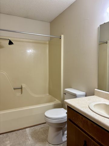 409 E Grundy St Apt 4, Tullahoma, TN 37388
