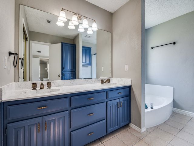 1228 Cliff Trail, Desoto, TX 75115