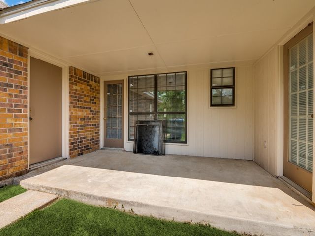 1228 Cliff Trail, Desoto, TX 75115