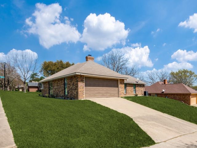 1228 Cliff Trail, Desoto, TX 75115