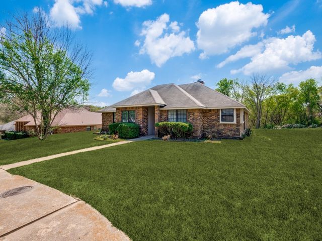 1228 Cliff Trail, Desoto, TX 75115