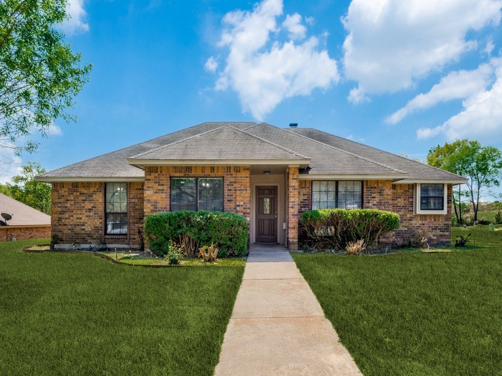 1228 Cliff Trail, Desoto, TX 75115