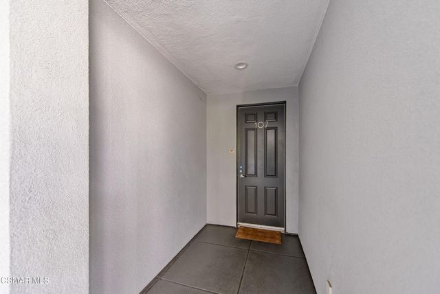 10878 Bloomfield Street 107, Toluca Lake, CA 91602