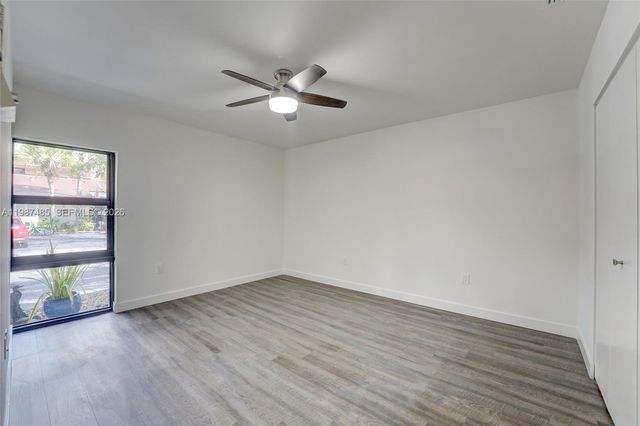 8352 Dundee Ter, Miami Lakes, FL 33016