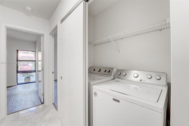 8352 Dundee Ter, Miami Lakes, FL 33016