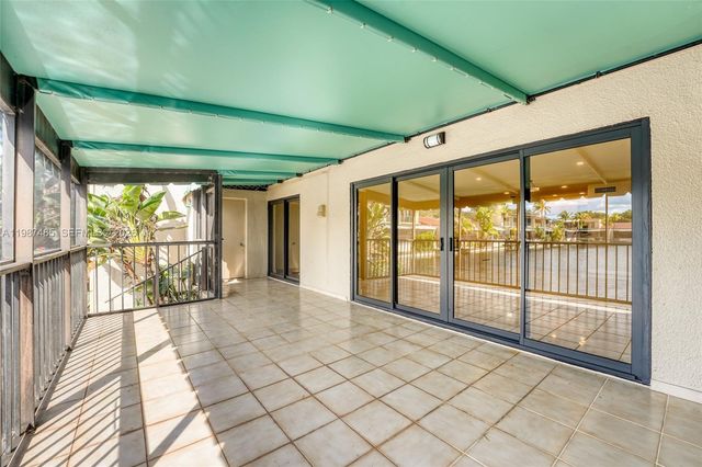 8352 Dundee Ter, Miami Lakes, FL 33016