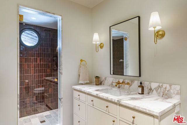 976 N Alpine Drive, Beverly Hills, CA 90210