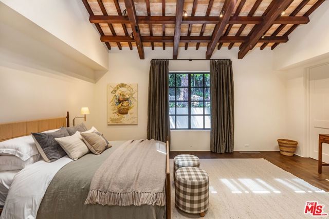 976 N Alpine Drive, Beverly Hills, CA 90210