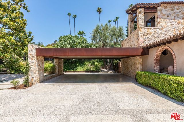 976 N Alpine Drive, Beverly Hills, CA 90210