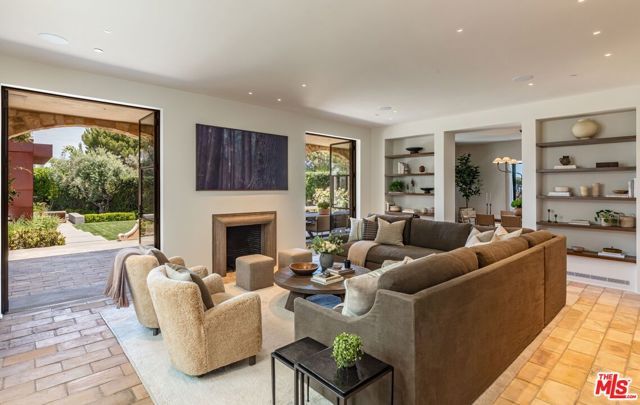 976 N Alpine Drive, Beverly Hills, CA 90210