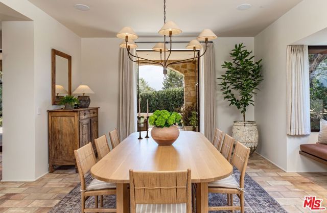 976 N Alpine Drive, Beverly Hills, CA 90210