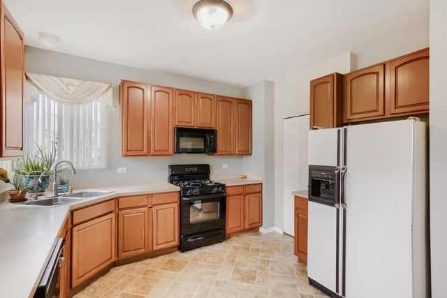 1607 Mountain Ridge Pass, Plainfield, IL 60586