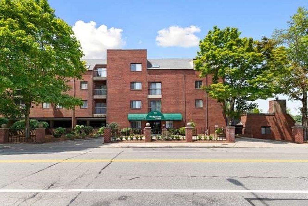 666 Main 211, Winchester, MA 01890