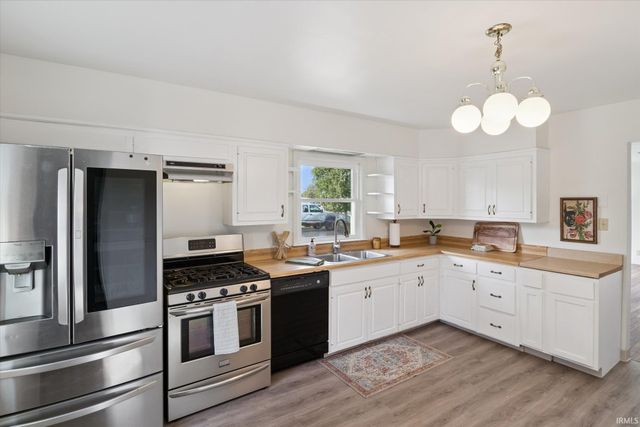 102 Downey Avenue, Mishawaka, IN 46544