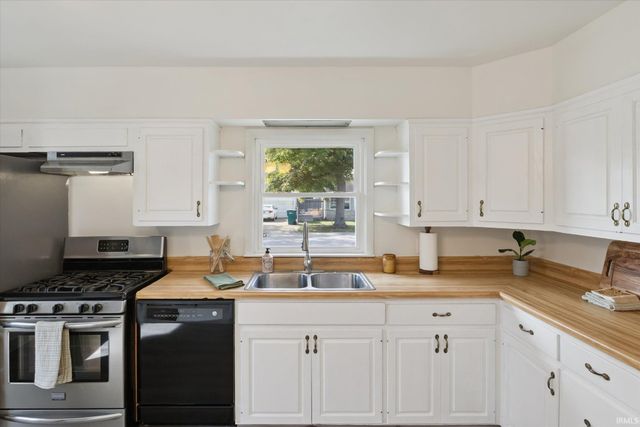 102 Downey Avenue, Mishawaka, IN 46544