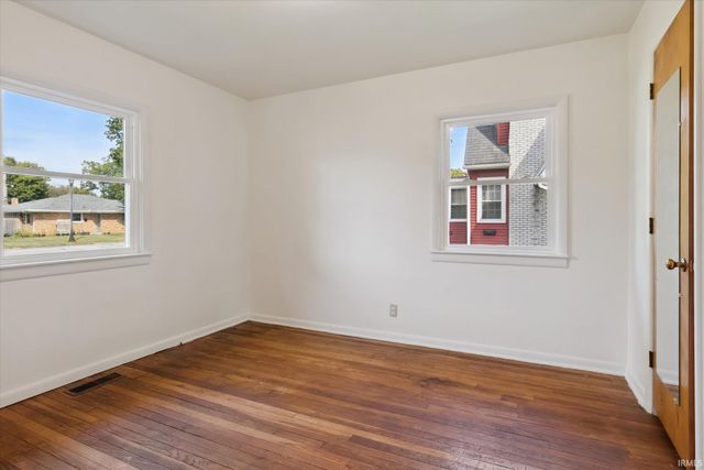 102 Downey Avenue, Mishawaka, IN 46544