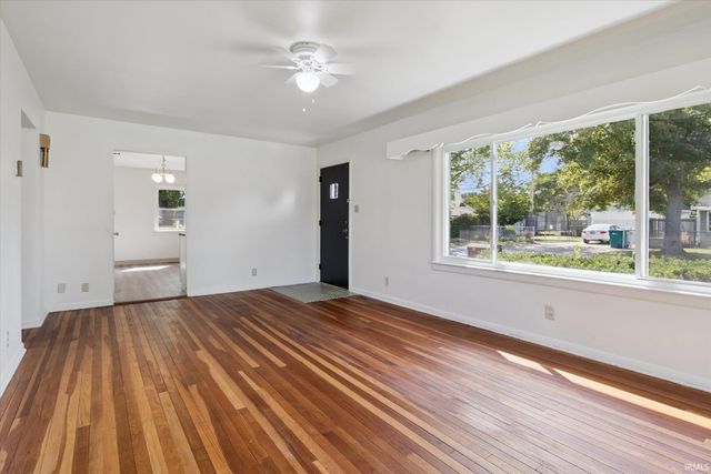 102 Downey Avenue, Mishawaka, IN 46544