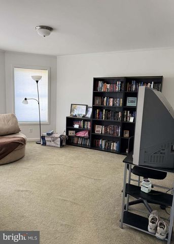 34 VIRGINIA, Earleville, MD 21919