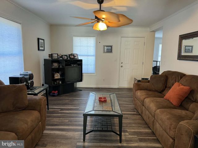 34 VIRGINIA, Earleville, MD 21919