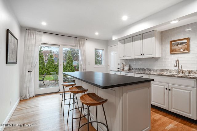 8810 Nottingham Pkwy, Louisville, KY 40222