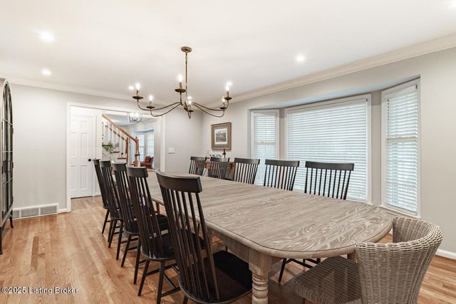 8810 Nottingham Pkwy, Louisville, KY 40222