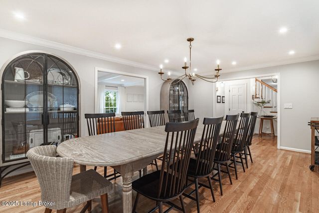 8810 Nottingham Pkwy, Louisville, KY 40222