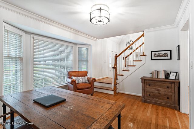 8810 Nottingham Pkwy, Louisville, KY 40222