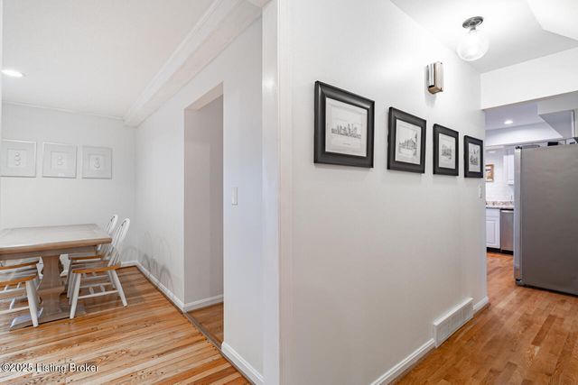 8810 Nottingham Pkwy, Louisville, KY 40222