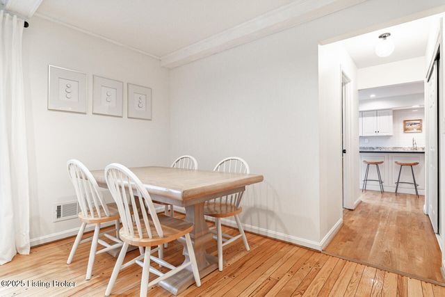 8810 Nottingham Pkwy, Louisville, KY 40222