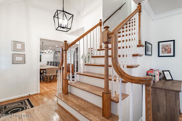 8810 Nottingham Pkwy, Louisville, KY 40222