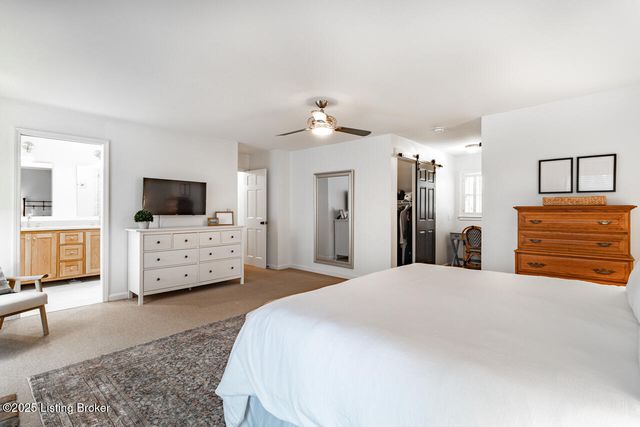 8810 Nottingham Pkwy, Louisville, KY 40222