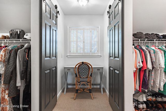 8810 Nottingham Pkwy, Louisville, KY 40222