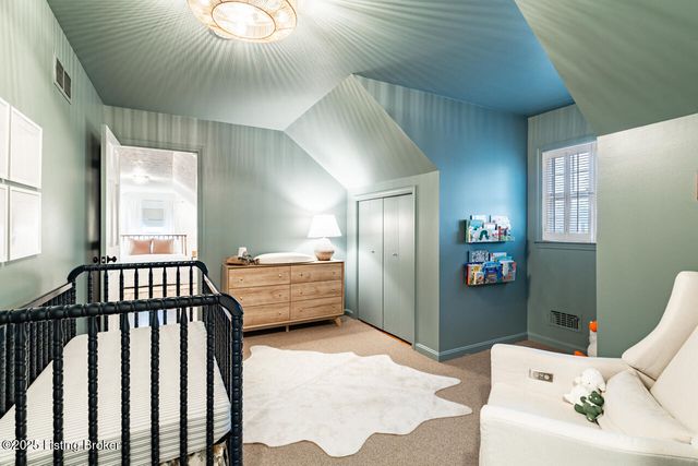 8810 Nottingham Pkwy, Louisville, KY 40222