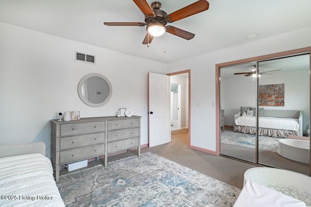 8810 Nottingham Pkwy, Louisville, KY 40222