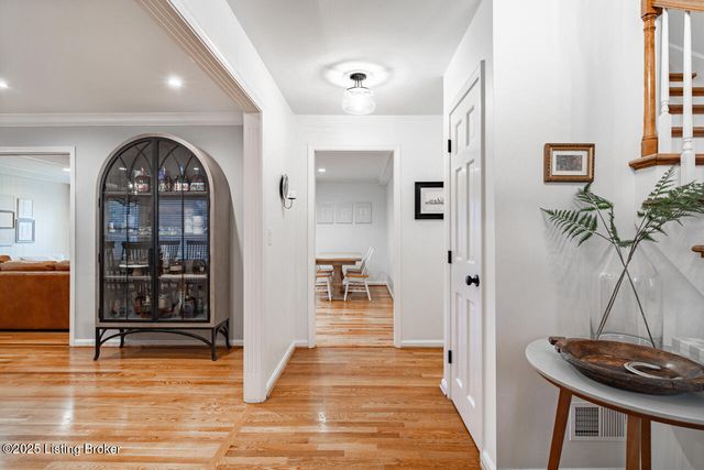 8810 Nottingham Pkwy, Louisville, KY 40222